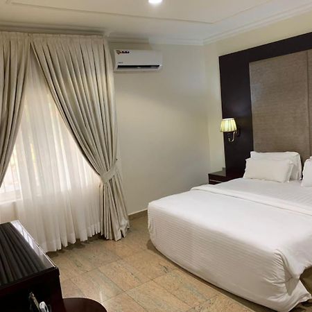Ofas Chelsea Hotel Abuja Eksteriør billede