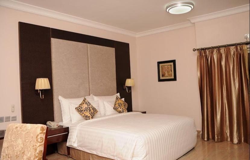 Ofas Chelsea Hotel Abuja Eksteriør billede