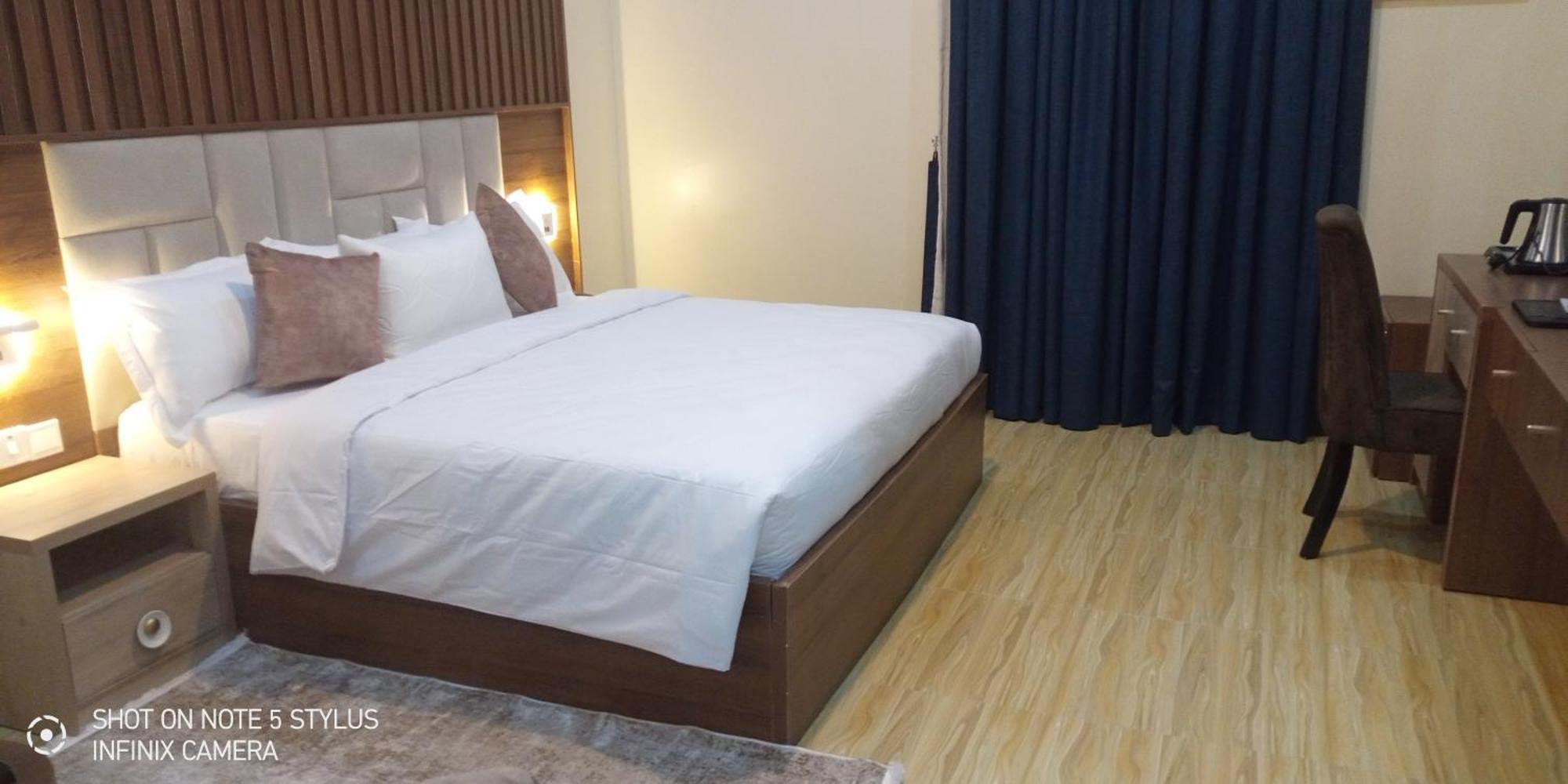Ofas Chelsea Hotel Abuja Eksteriør billede