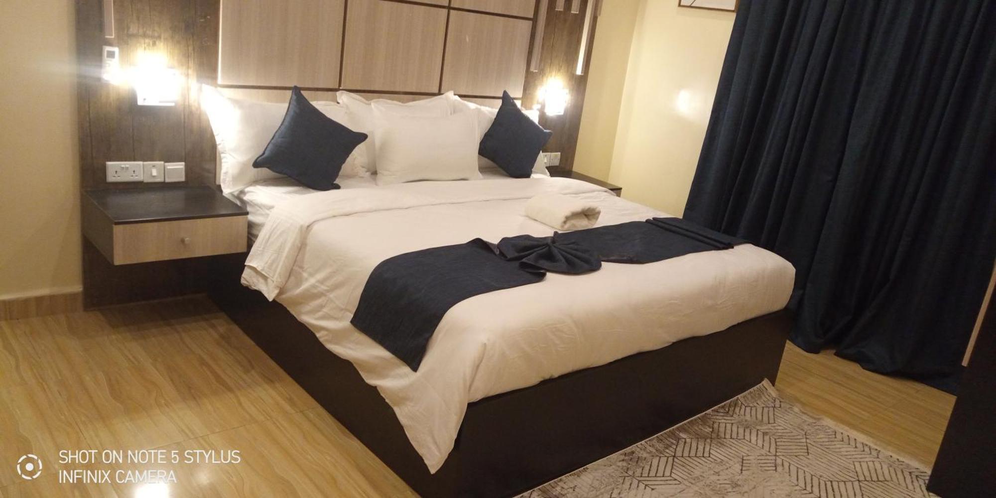 Ofas Chelsea Hotel Abuja Eksteriør billede